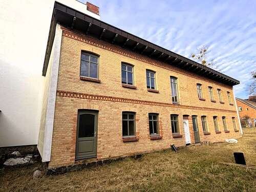 Foto - Haus zum Kaufen in Neustrelitz 400.000,00 € 424 m²