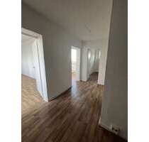 Wohnung zum Mieten in Halle 380,00 € 64.55 m²