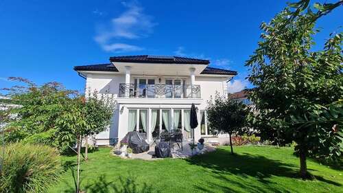 Foto - Haus zum Kaufen in Cleebronn 1.249.000,00 € 273 m²