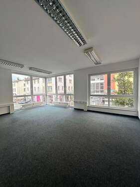 Foto - Büro in Frankfurt am Main 2.047,00 € 122 m²
