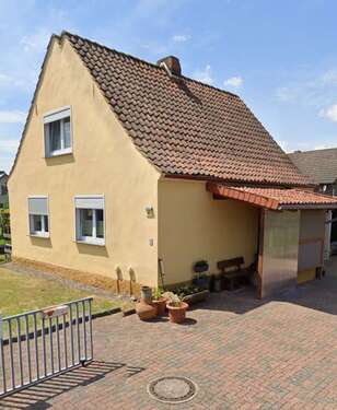 Foto - Haus zum Kaufen in Uetze 198.000,00 € 72 m²