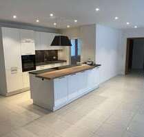 Haus zum Mieten in Hamburg 3.200,00 € 161 m²