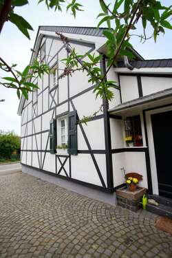 Foto - Haus zum Kaufen in Leichlingen 545.000,00 € 182 m²