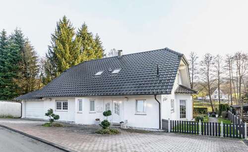 Foto - Haus zum Kaufen in Nordrhein-Westfalen - Waldbröl 530.000,00 € 187 m²