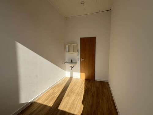 Foto - Wohnung zum Mieten in Reutlingen 180,00 € 9 m²