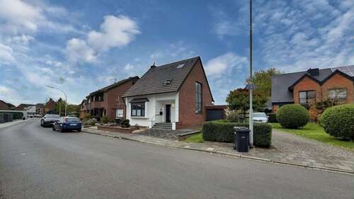 Foto - Haus zum Kaufen in Mönchengladbach 599.000,00 € 162.76 m²