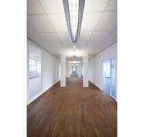 Büro in Stuttgart 8.998,00 € 818 m²