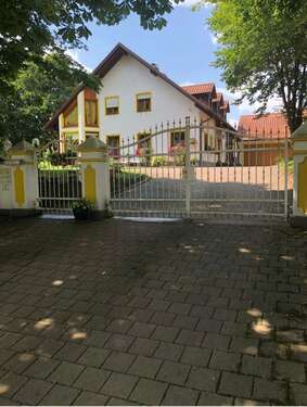 Foto - Haus zum Kaufen in Langenbach Niederhummel 1.260.000,00 € 280 m²