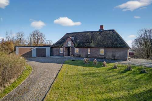 Foto - Haus zum Kaufen in Uelvesbüll 495.000,00 € 227 m²