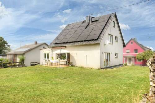 Foto - Haus zum Kaufen in Gehlert 320.000,00 € 144 m²