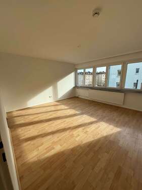 Foto - Wohnung zum Mieten in Frankfurt 570,00 € 28.29 m²