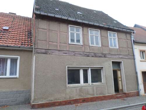 Foto - Haus zum Kaufen in Arneburg 20.000,00 € 137 m²