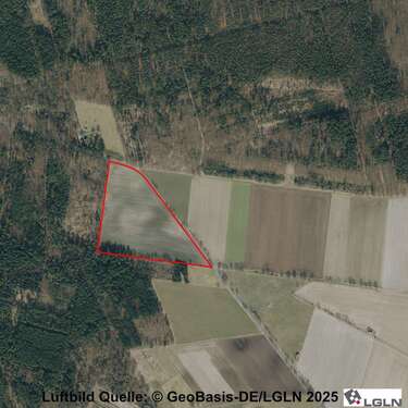 Foto - Grundstück in Uetze 652.830,00 € 65283 m²