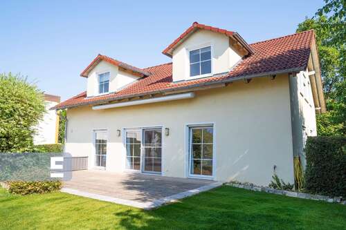 Foto - Haus zum Kaufen in Ilsfeld 595.000,00 € 200 m²
