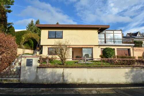 Foto - Haus zum Kaufen in Karben 540.000,00 € 208 m²