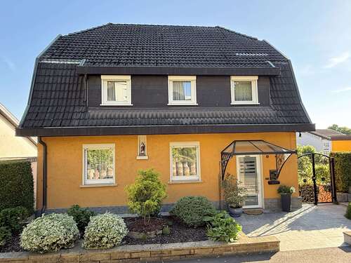 Foto - Haus zum Kaufen in Massenbachhausen 529.000,00 € 195 m²