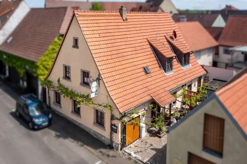 Foto - Haus zum Kaufen in Sommerach 315.000,00 € 182 m²