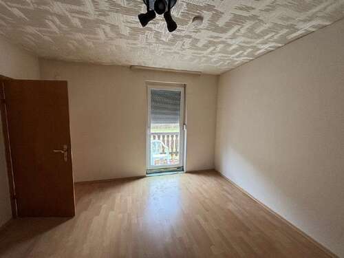 Foto - Haus zum Kaufen in Niederstaufenbach 75.000,00 € 100 m²