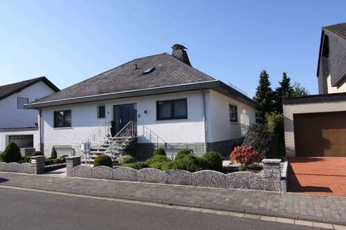 Foto - Haus zum Kaufen in Friedberg 799.000,00 € 213.67 m²