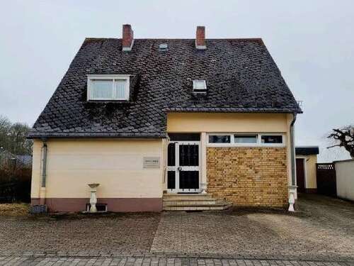 Foto - Haus zum Kaufen in Emmelshausen 230.000,00 € 193 m²