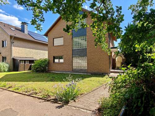 Foto - Haus zum Kaufen in Hürth Berrenrath 775.000,00 € 180 m²