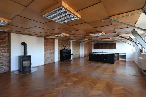 Foto - Wohnung zum Mieten in Zwickau 1.000,00 € 152.4 m²