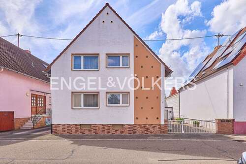 Foto - Haus zum Kaufen in Böhl-Iggelheim 220.000,00 € 119 m²