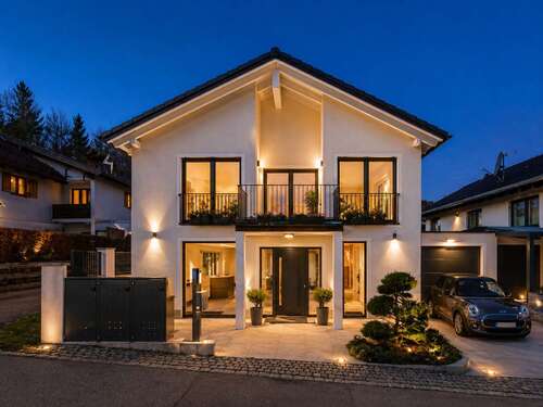Foto - Haus zum Kaufen in Warngau 1.690.000,00 € 226 m²