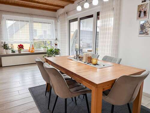 Foto - Haus zum Kaufen in Rödental Mönchröden 445.000,00 € 250 m²