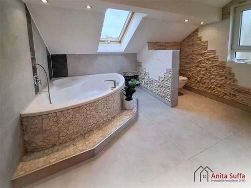 Foto - Haus zum Kaufen in Lonnerstadt 569.000,00 € 260 m²