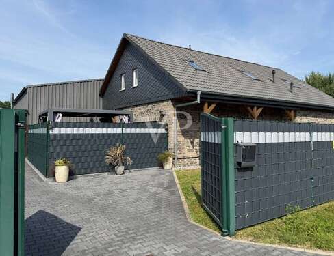 Foto - Haus zum Kaufen in Adelheidsdorf 585.000,00 € 245 m²