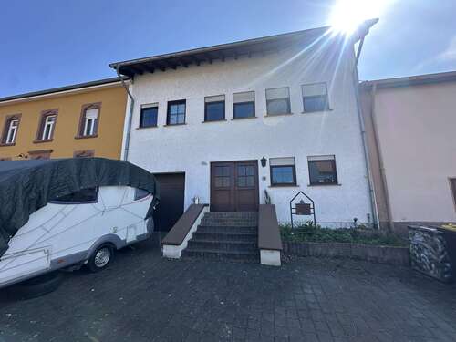 Foto - Haus zum Kaufen in Rehlingen-Siersburg 299.000,00 € 141.88 m²