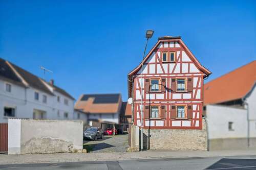 Foto - Haus zum Kaufen in Butzbach 298.000,00 € 135.96 m²