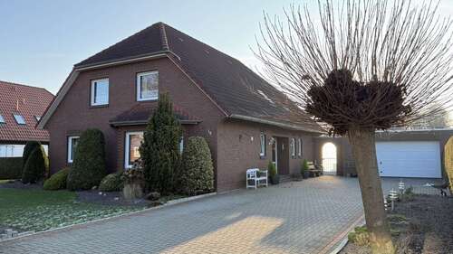 Foto - Haus zum Kaufen in Wiesmoor 385.000,00 € 210 m²