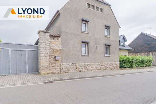 Foto - Haus zum Kaufen in Gröningen 195.000,00 € 193 m²