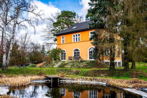 Foto - Haus zum Kaufen in Woltersdorf 1.499.000,00 € 350 m²