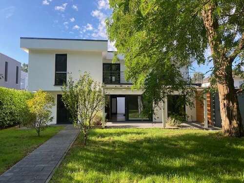 Foto - Haus zum Mieten in Potsdam OT Groß Glienicke 3.500,00 € 200 m²