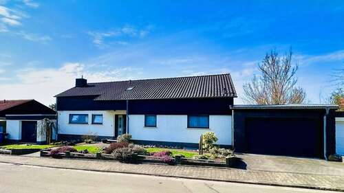 Foto - Haus zum Kaufen in Erzenhausen 495.000,00 € 224.5 m²