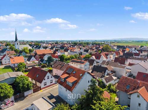 Foto - Haus zum Kaufen in Stockstadt am Rhein 959.000,00 € 360 m²
