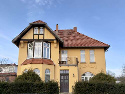 Foto - Haus zum Kaufen in Lehrte 1.090.000,00 € 216 m²