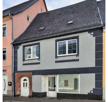 Haus zum Kaufen in Roßwein 250.000,00 € 327 m²