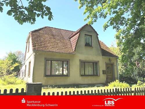Foto - Haus zum Kaufen in Schwerin 200.000,00 € 115.18 m²