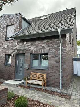 Foto - Haus zum Mieten in Leverkusen 2.400,00 € 133 m²