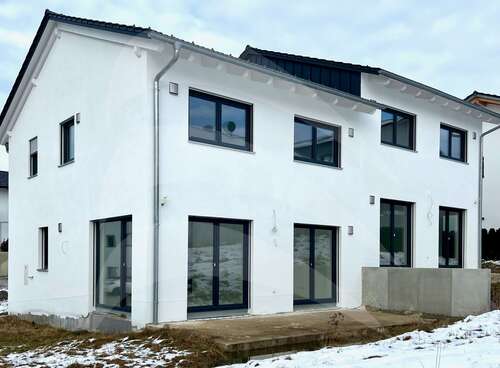 Foto - Haus zum Kaufen in Windorf 499.900,00 € 121.88 m²