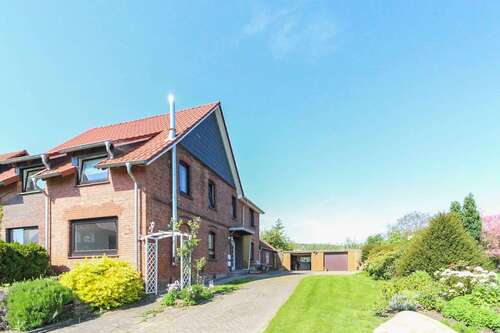 Foto - Haus zum Kaufen in Hessisch Oldendorf 247.000,00 € 250.16 m²