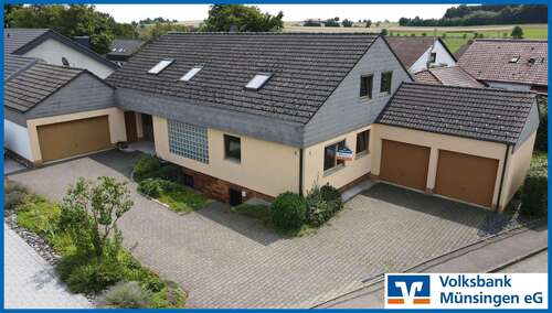 Foto - Haus zum Kaufen in Münsingen 380.000,00 € 250 m²