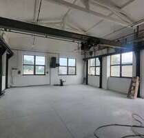 Halle in Augsburg 1.680,00 € 200 m²