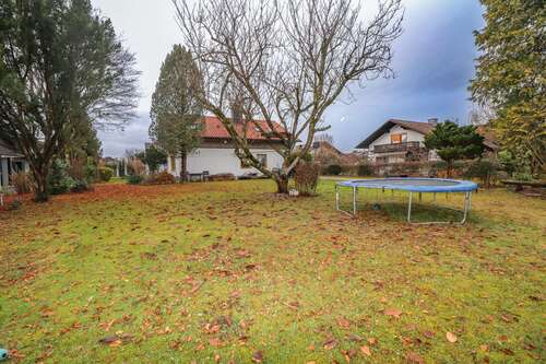 Foto - Grundstück zu verkaufen in Surheim 336.000,00 € 626 m²