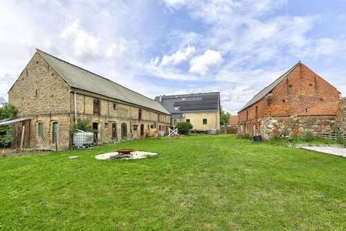 Foto - Haus zum Kaufen in Großwoltersdorf 385.000,00 € 300 m²