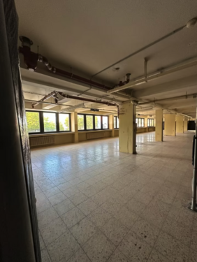 Foto - Halle in Düsseldorf 980,00 € 214 m²